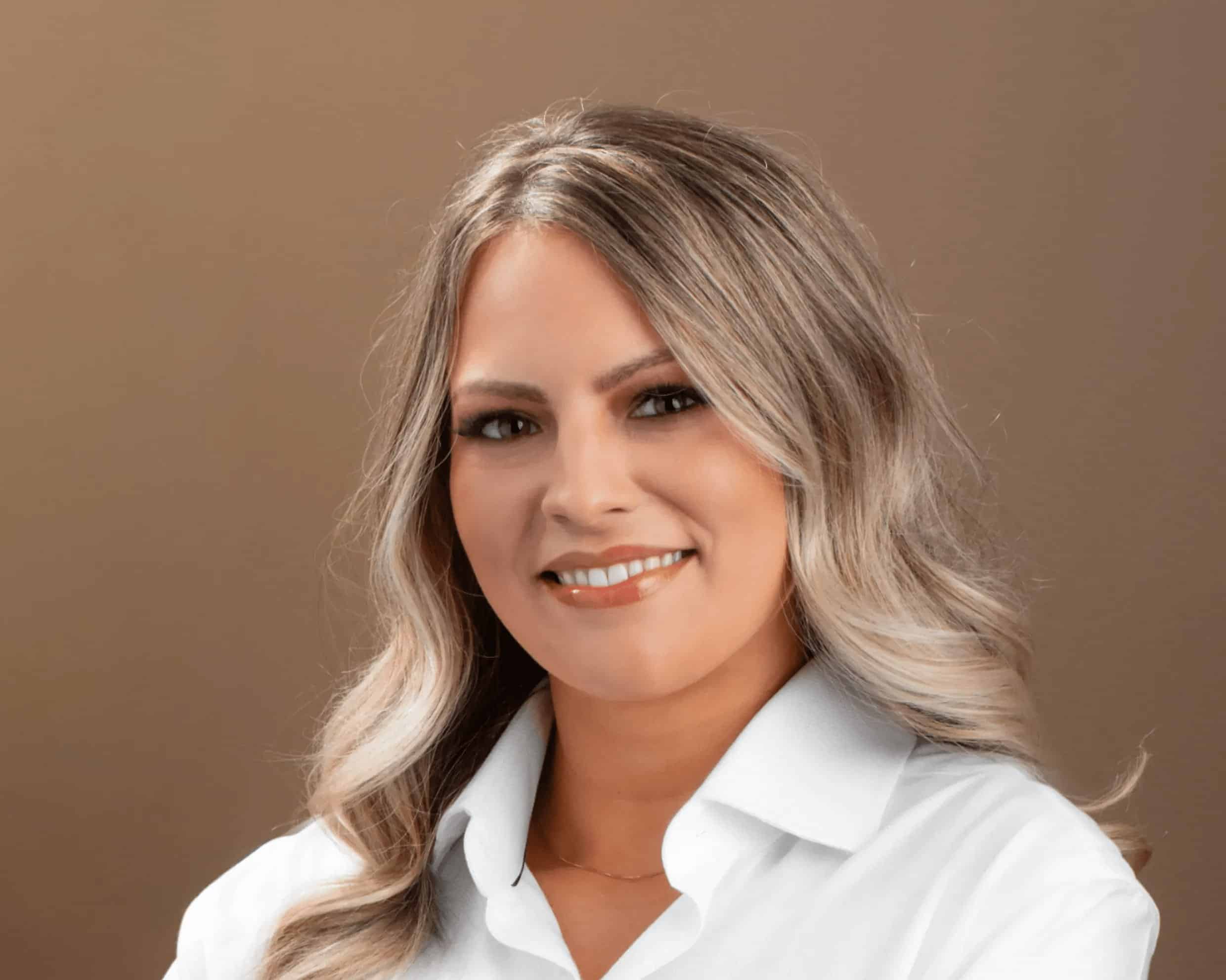 Raquel Crownover headshot